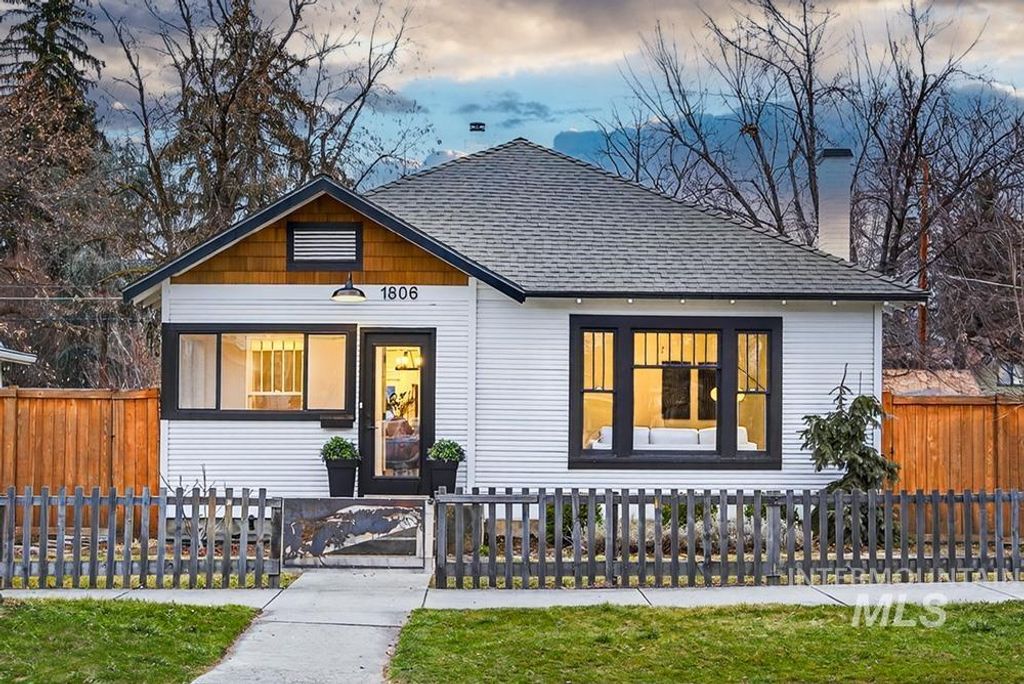 Photo of 1806 W Washington St, Boise, ID 83702 (MLS # 98972409)