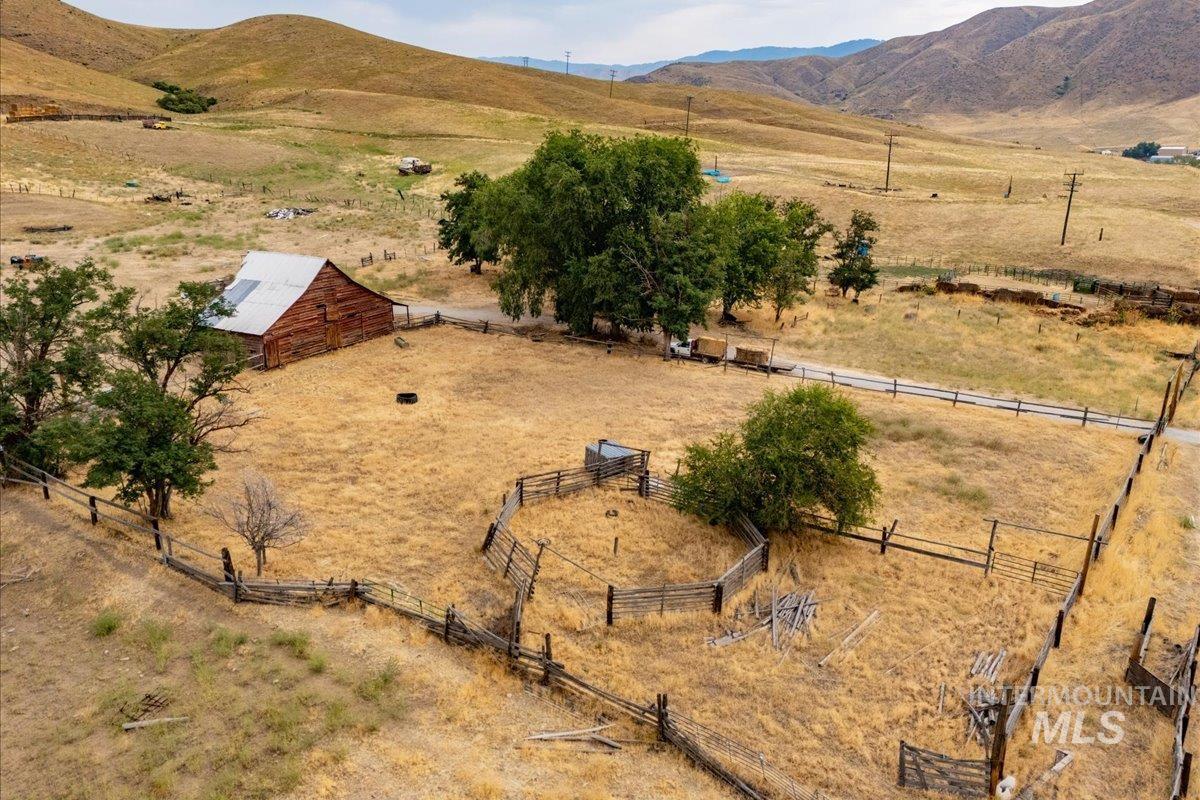 View of mountain background featuring rural landscape and a pastoral area