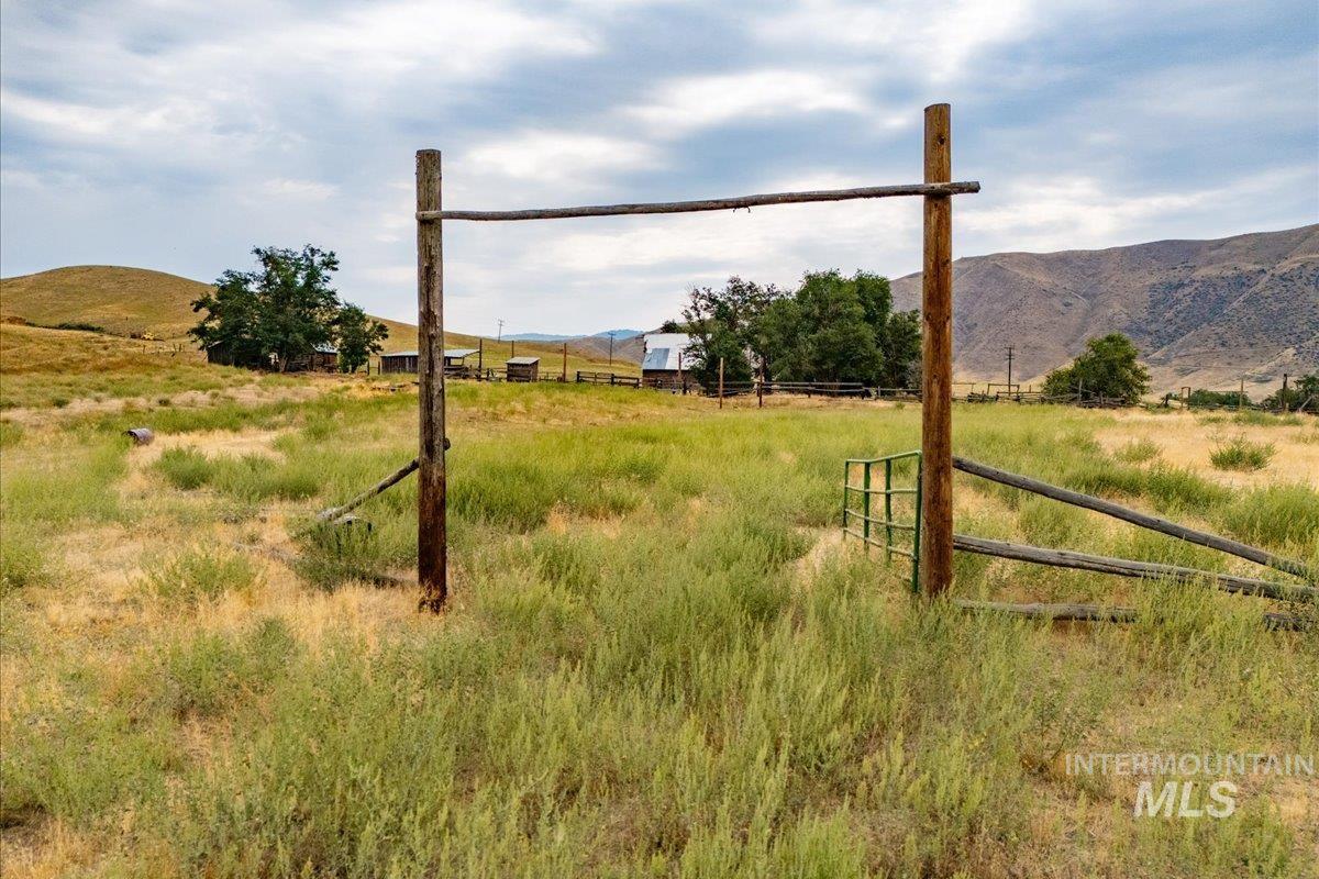 View of yard with a mountain view and a view of countryside