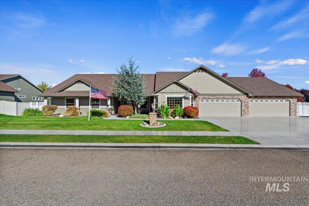 Photo of 617 Birch Falls, Caldwell, ID 83605 (MLS # 98965372)