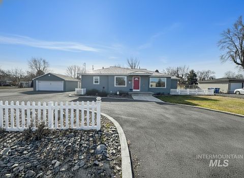 Photo of 311 Falls Avenue West Ave, Twin Falls, ID 83301 (MLS # 98972893)
