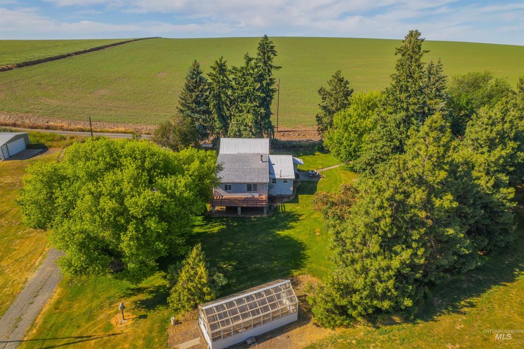 Photo of 751 Boone Hill Rd, Colton, WA 99113 (MLS # 98950663)