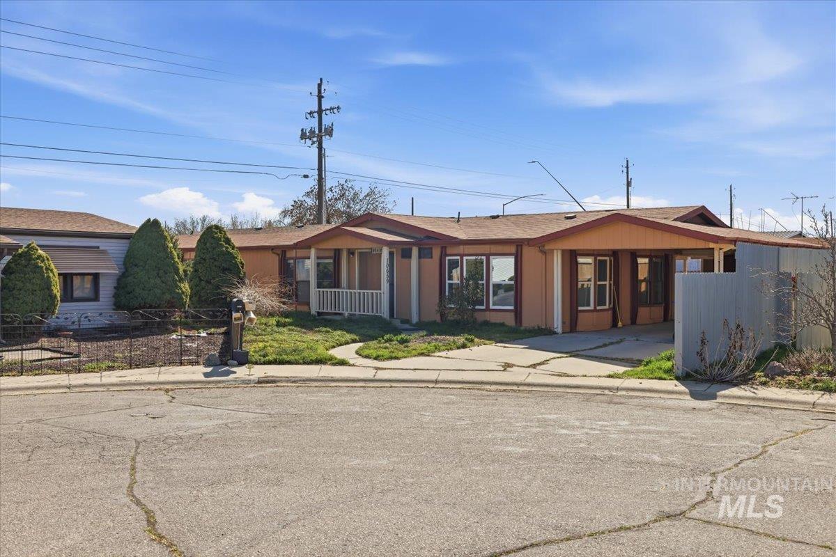 View of front of home with driveway