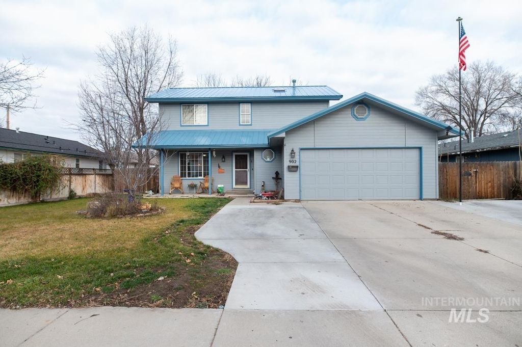 Photo of 902 E Park St, Weiser, ID 83672 (MLS # 98971373)