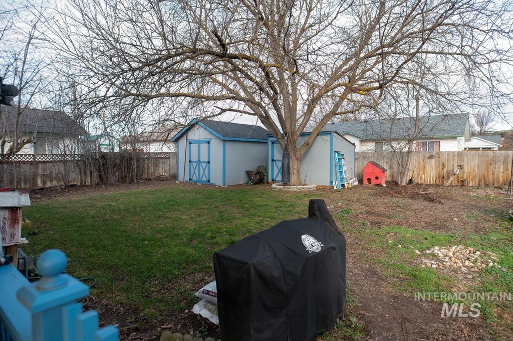 Photo of 902 E Park St, Weiser, ID 83672 (MLS # 98971373)