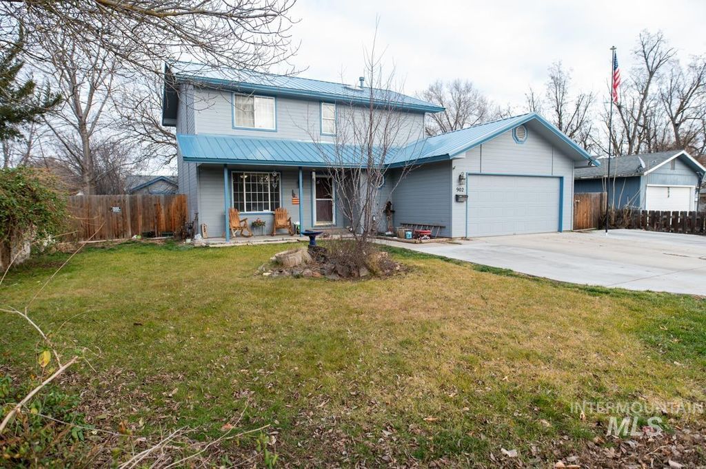 Photo of 902 E Park St, Weiser, ID 83672 (MLS # 98971373)