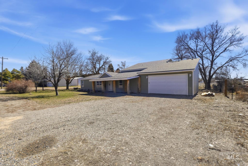 Photo of 185 E Lincoln Ave, Richfield, ID 83349 (MLS # 99003400)