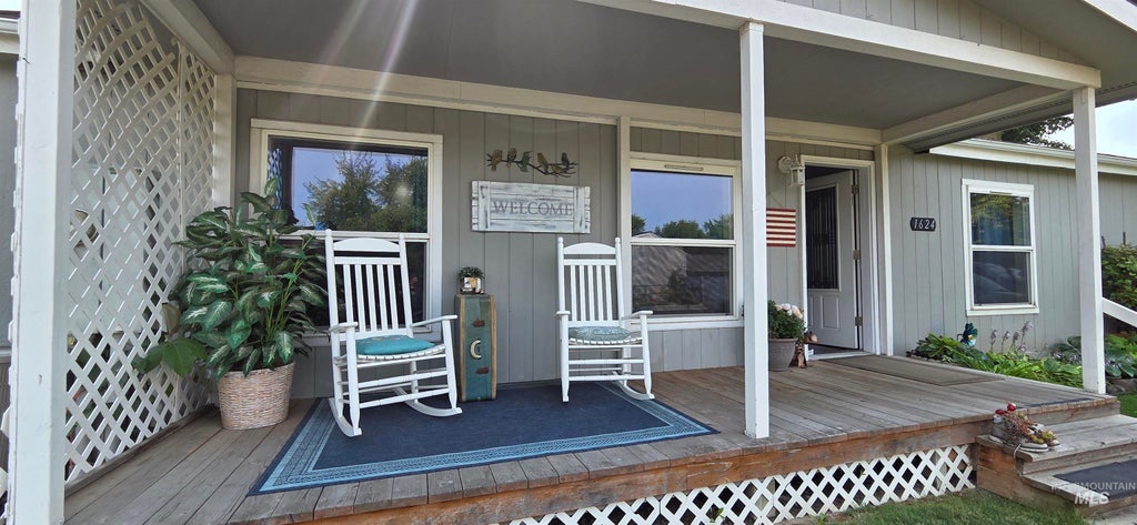 Photo of 1624 Birch Ave, Lewiston, ID 83501 (MLS # 98995444)