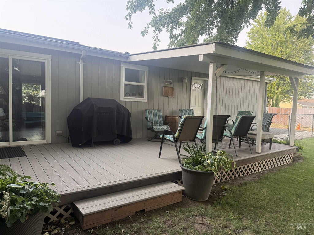 Photo of 1624 Birch Ave, Lewiston, ID 83501 (MLS # 98995444)