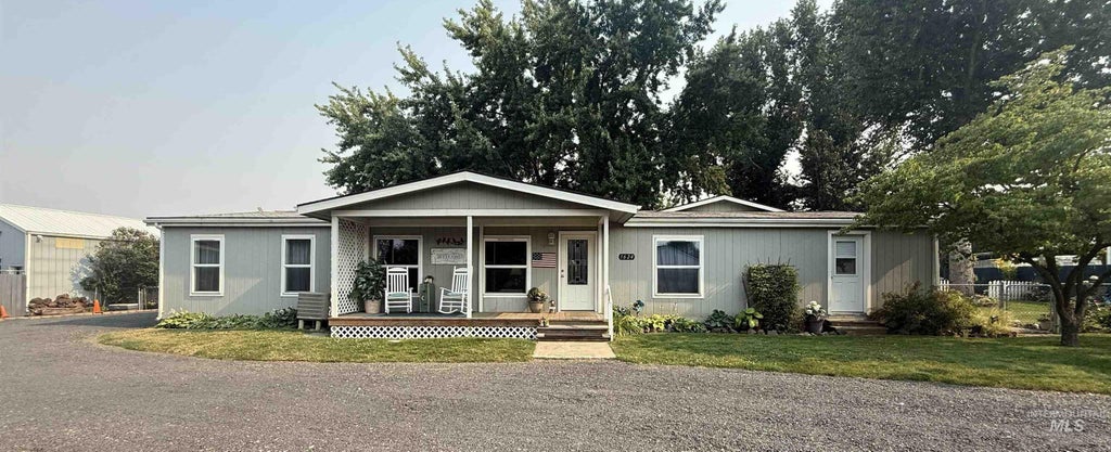 Photo of 1624 Birch Ave, Lewiston, ID 83501 (MLS # 98995444)