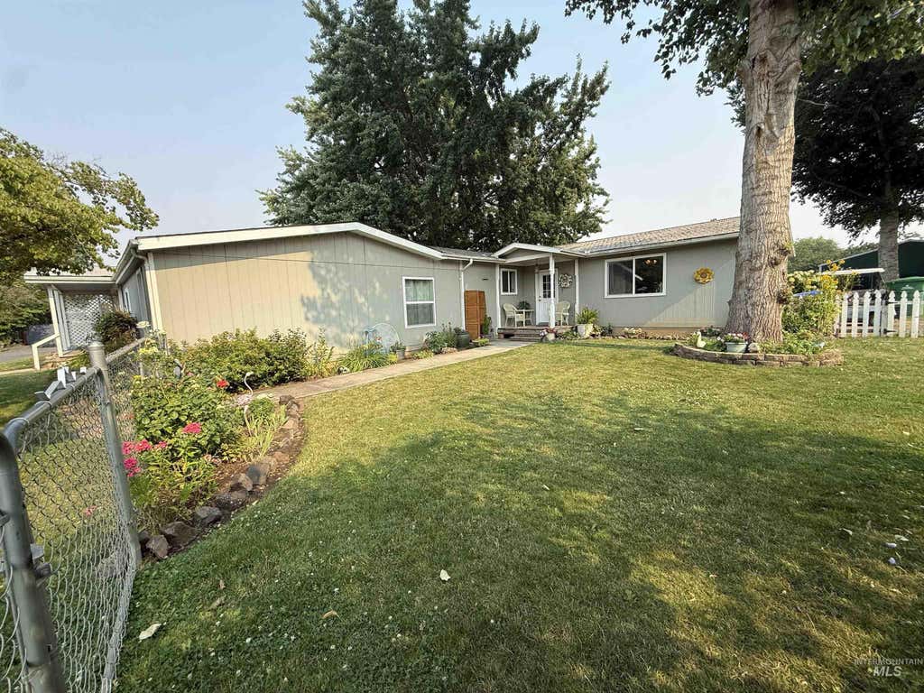 Photo of 1624 Birch Ave, Lewiston, ID 83501 (MLS # 98995444)
