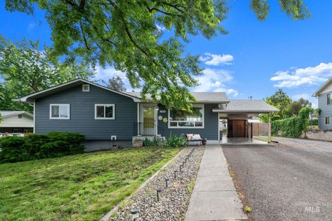 Photo of 1713 12th Street, Lewiston, ID 83501 (MLS # 98947973)