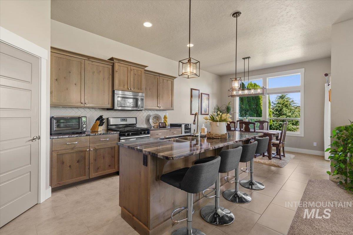 1058 E Radiant Ridge Dr.
