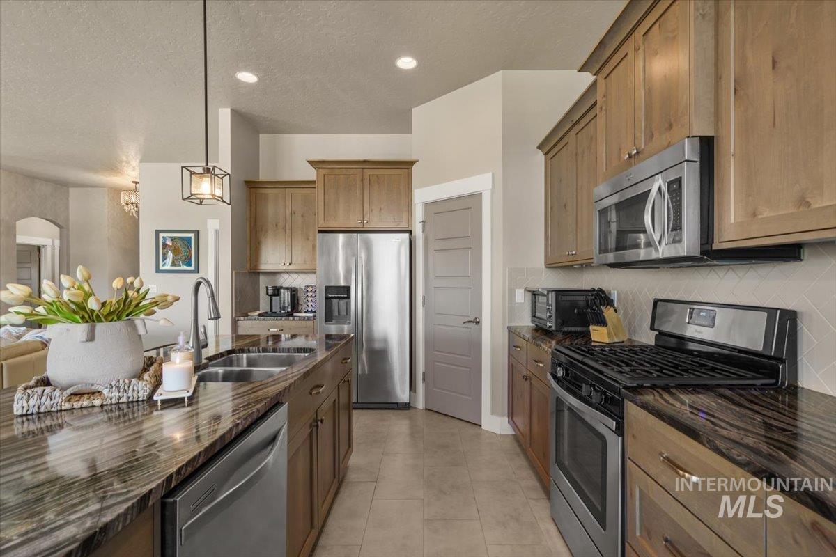 1058 E Radiant Ridge Dr.