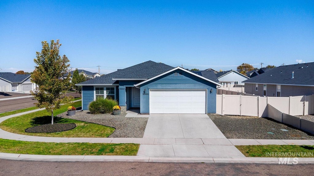 Photo of 16924 N Lowerfield Loop, Nampa, ID 83687 (MLS # 99001218)