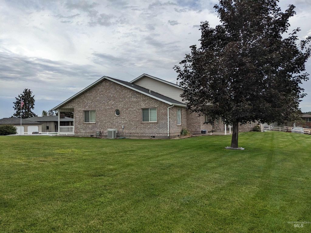 Photo of 2047 E 2975 S, Wendell, ID 83355 (MLS # 98961027)