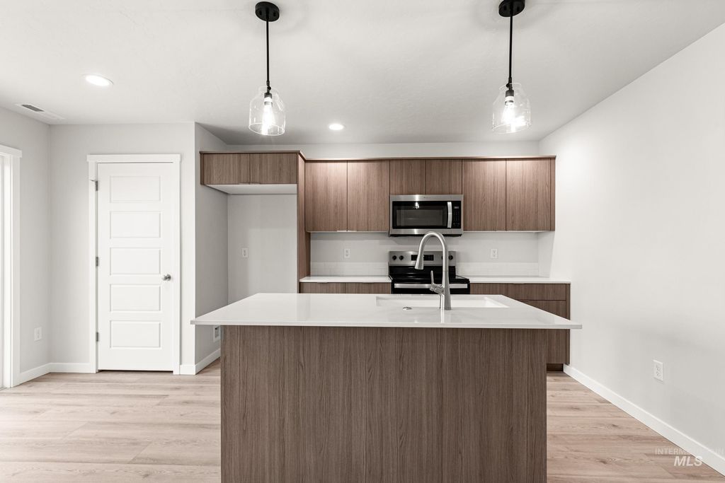 Photo of 10824 Rutland St, Caldwell, ID 83605 (MLS # 98978057)