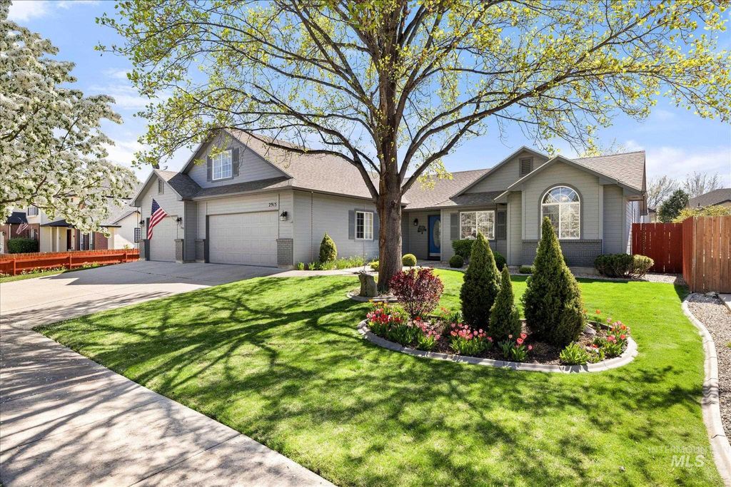 Photo of 2915 E Green Canyon Dr, Meridian, ID 83642 (MLS # 98981169)