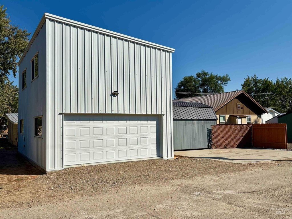 Photo of 507 S Pennsylvania Ave, Fruitland, ID 83619 (MLS # 98961973)