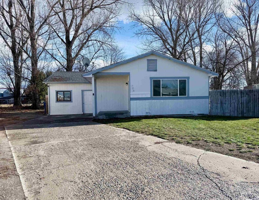 Photo of 706 Sharron Ct, Rupert, ID 83350 (MLS # 98971120)