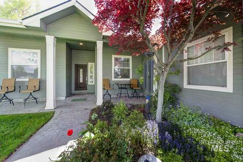 5175 W Tournament Dr Meridian ID 83646