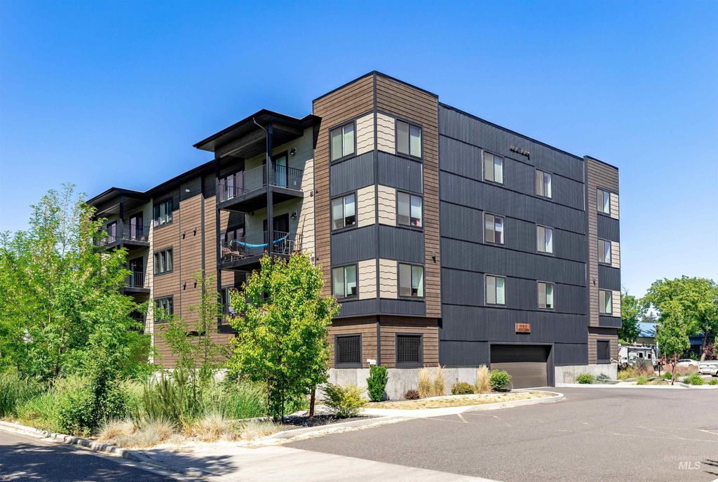 Photo of 115 N Almon #104, Moscow, ID 83843 (MLS # 98976911)