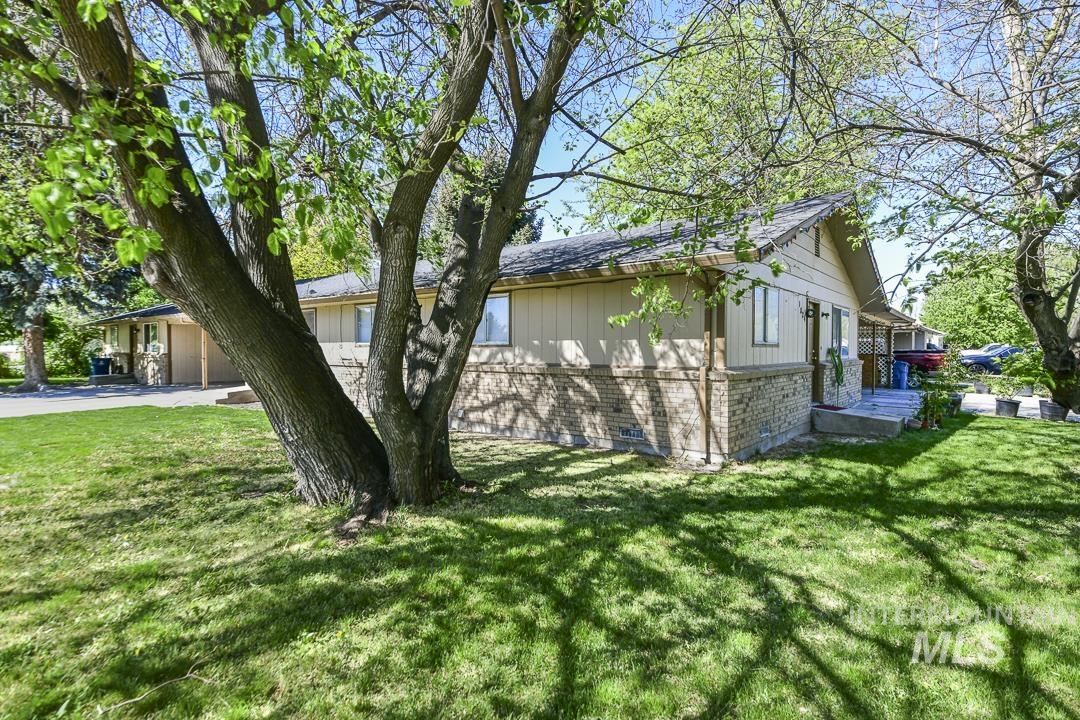 1824 Poplar St.