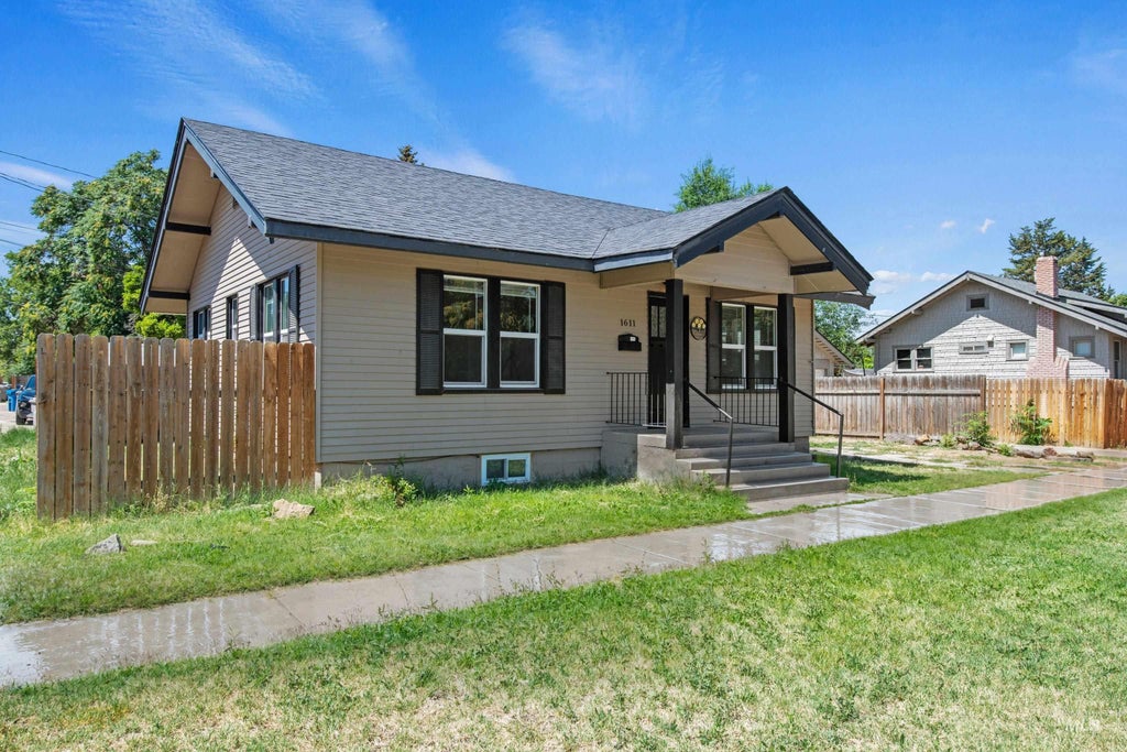 Photo of 1611 4th St S ST, Nampa, ID 83651 (MLS # 98993092)