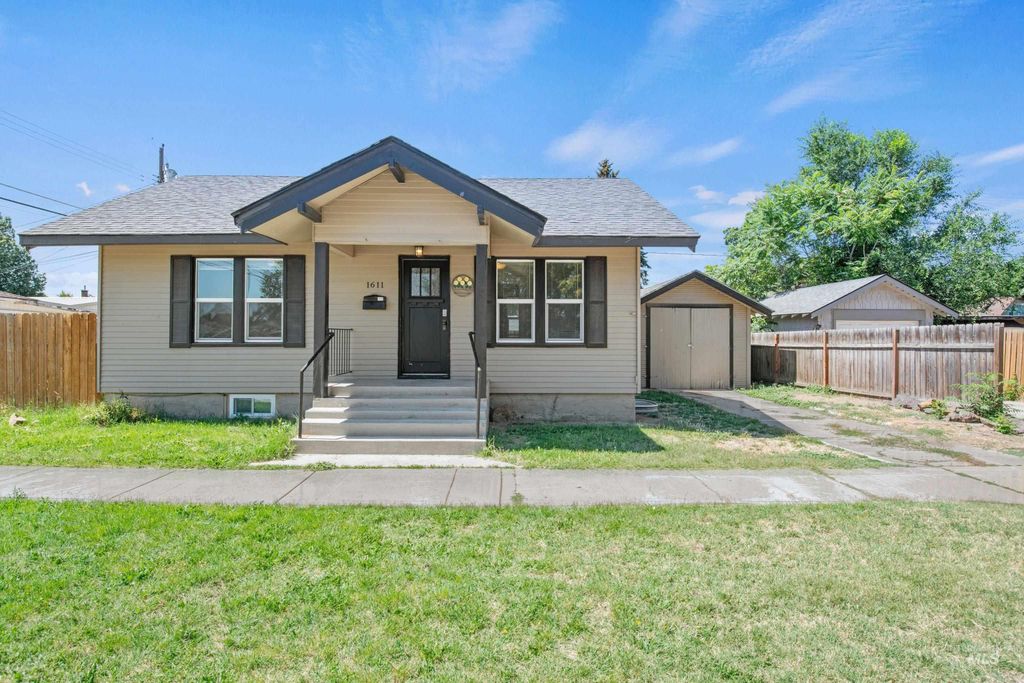 Photo of 1611 4th St S ST, Nampa, ID 83651 (MLS # 98993092)