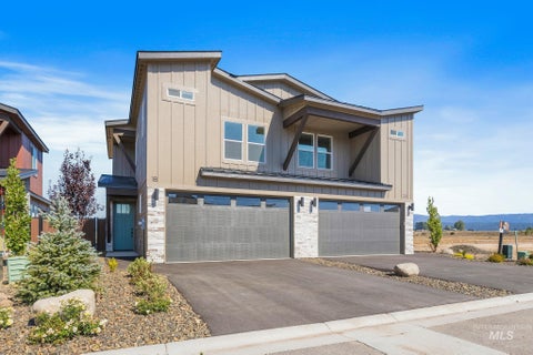 Photo of 22 Bridger St, Cascade, ID 83611 (MLS # 98975735)
