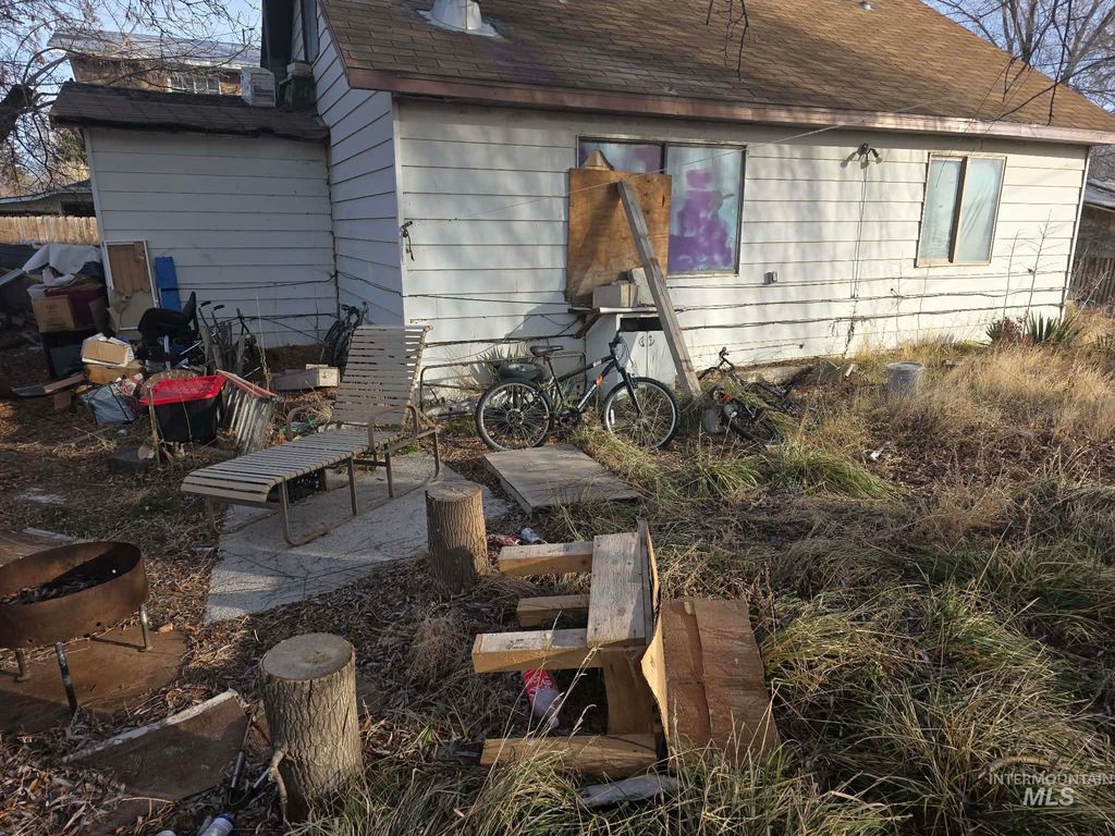 Photo of 106 Walnut St, Rupert, ID 83350 (MLS # 98976700)