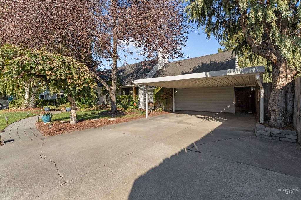 Photo of 532 Pierce Street, Twin Falls, ID 83301 (MLS # 98964267)