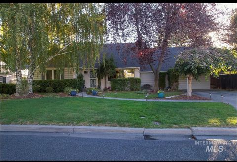 Photo of 532 Pierce Street, Twin Falls, ID 83301 (MLS # 98964267)