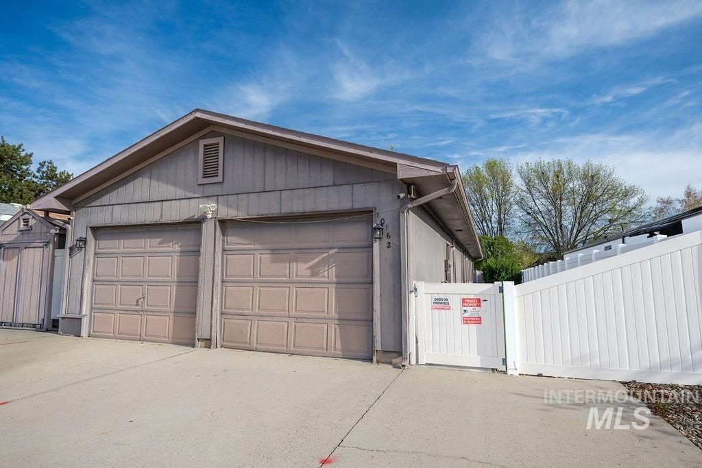 Photo of 10162 Mesquite Lane, Boise, ID 83704 (MLS # 98981265)