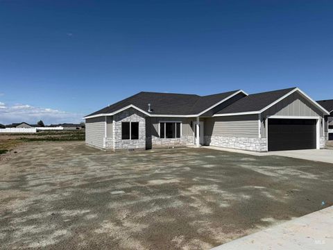 Photo of 1412 Cardon Ct, Rupert, ID 83350 (MLS # 98966196)