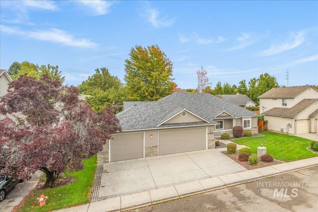 Photo of 13902 W Hartford Dr, Boise, ID 83713 (MLS # 98963757)