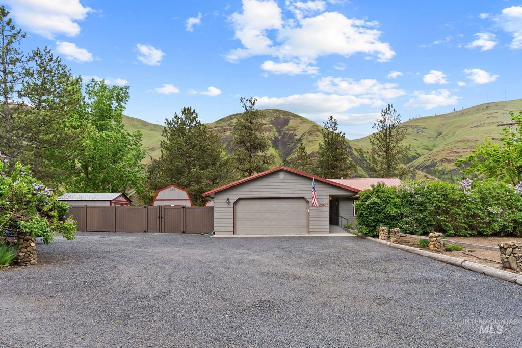 Photo of 20015 Clark Street, Juliaetta, ID 83535 (MLS # 98984687)