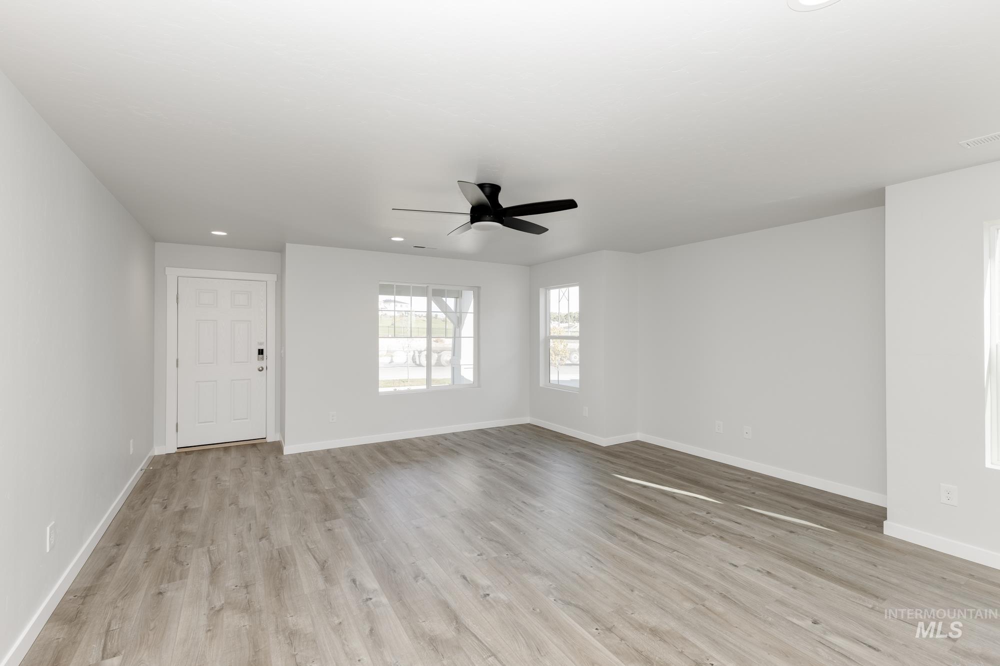 1223 W Pack River Dr