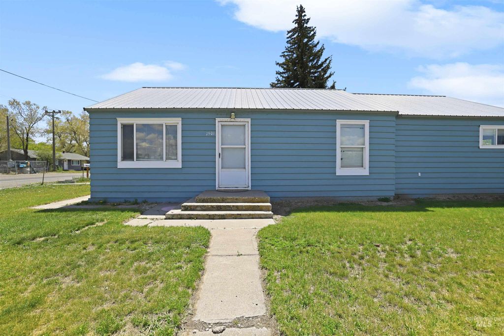 Photo of 1501 21st Street, Heyburn, ID 83336 (MLS # 98984376)