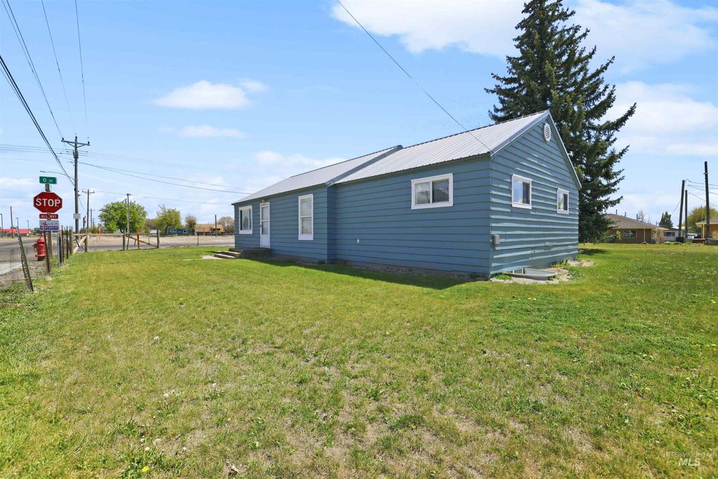 Photo of 1501 21st Street, Heyburn, ID 83336 (MLS # 98984376)