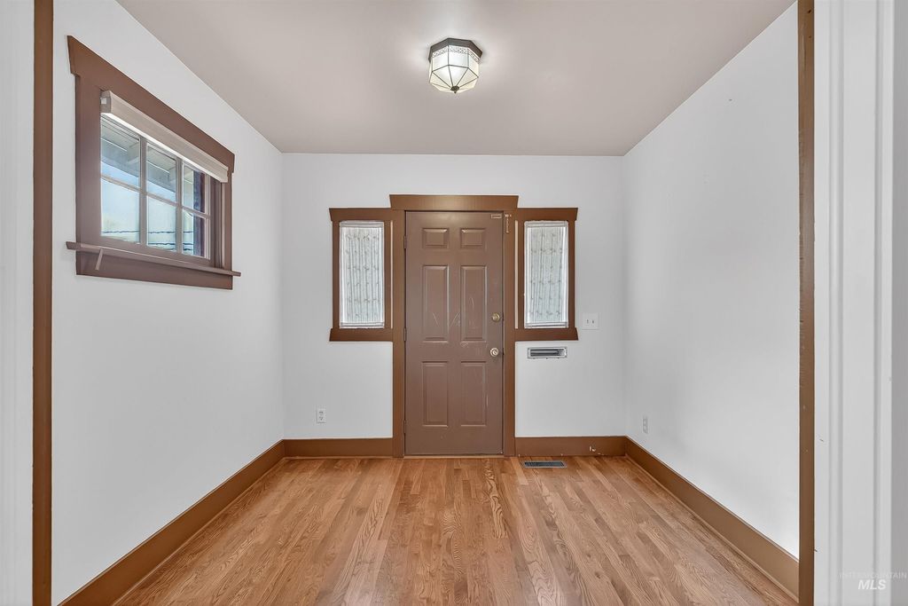 Photo of 727 3rd Street, Lewiston, ID 83501 (MLS # 98967409)