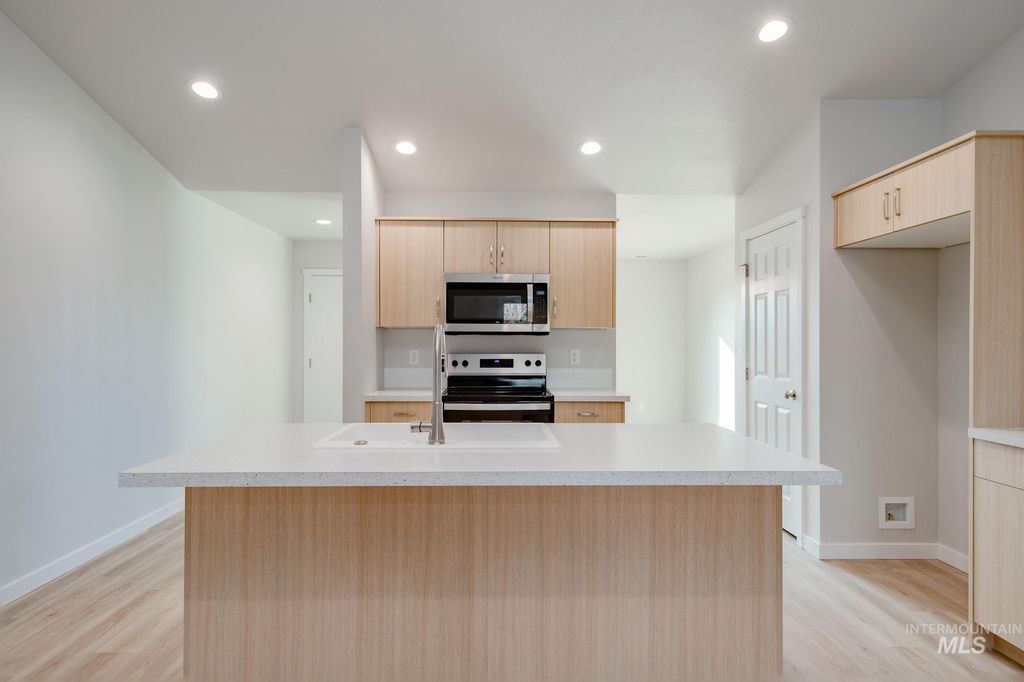 Photo of 13730 Inman Ct, Caldwell, ID 83607 (MLS # 98978572)