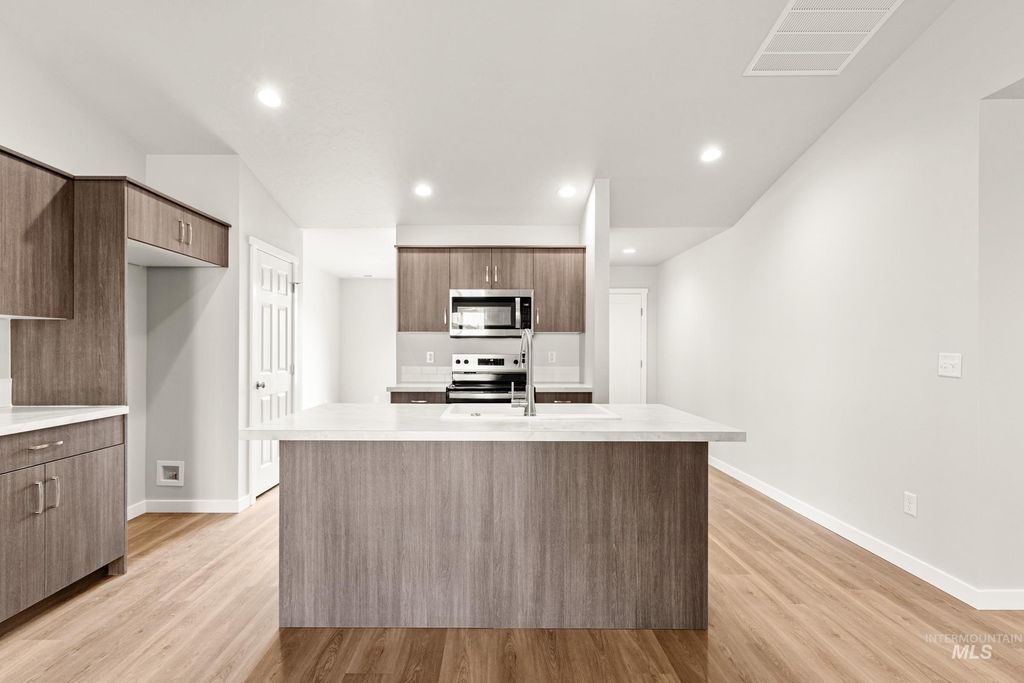 Photo of 13730 Inman Ct, Caldwell, ID 83607 (MLS # 98978572)