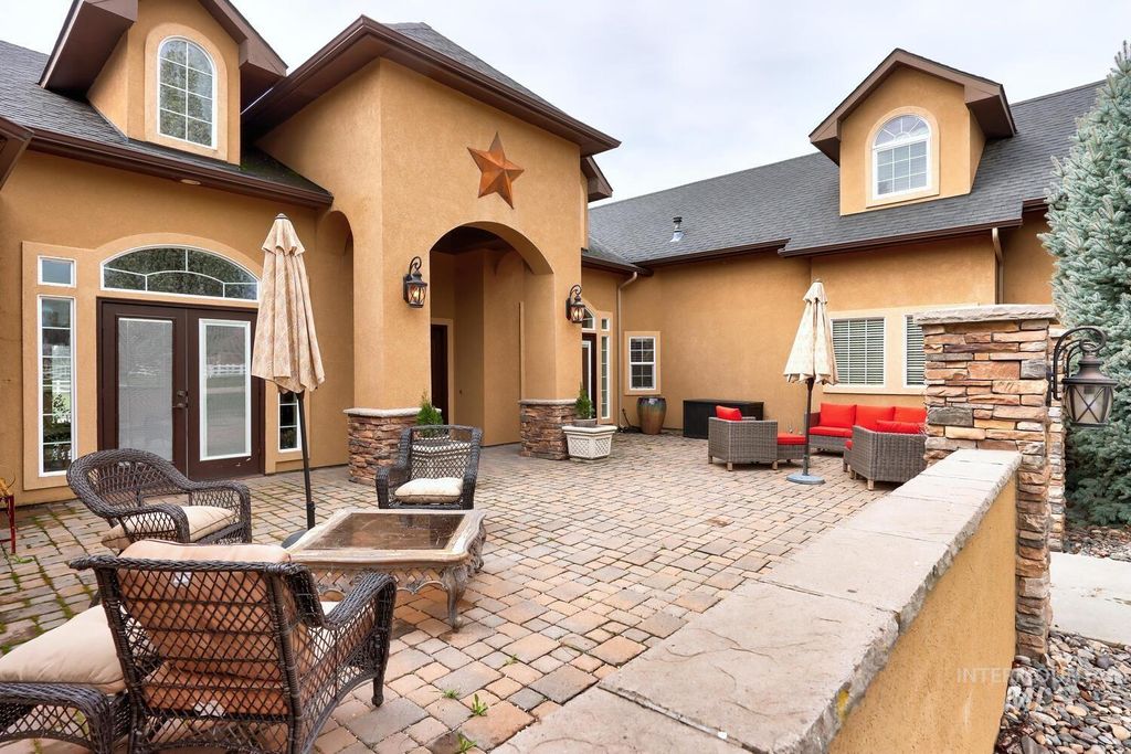 Photo of 3595 W Sella Ct, Eagle, ID 83616 (MLS # 98980782)