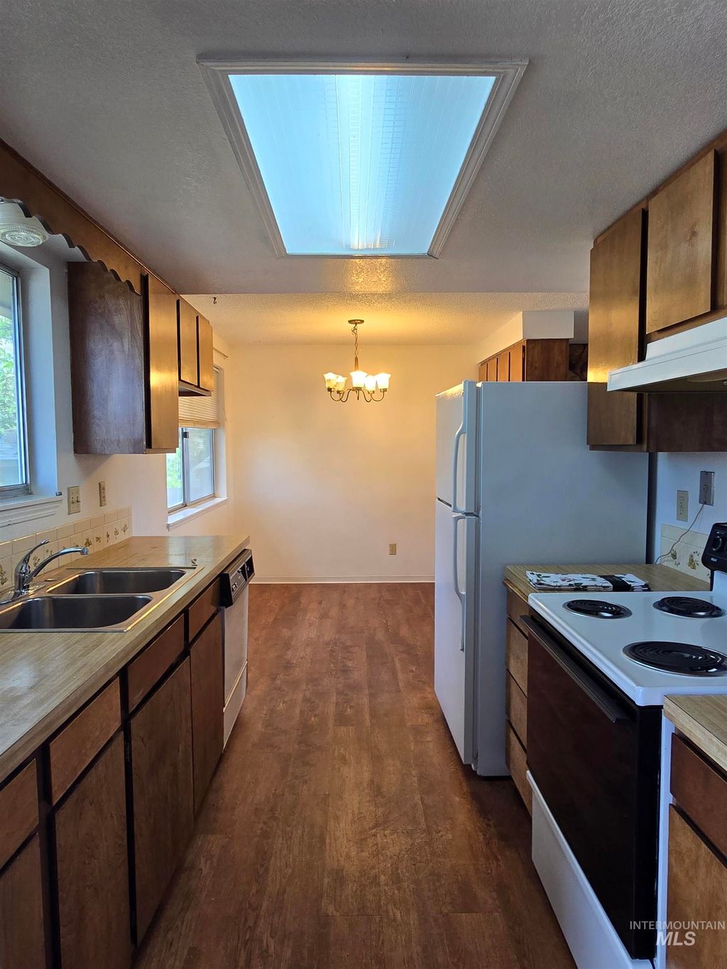 Photo of 796 Skyhawk Drive, Ontario, OR 97914 (MLS # 98977491)