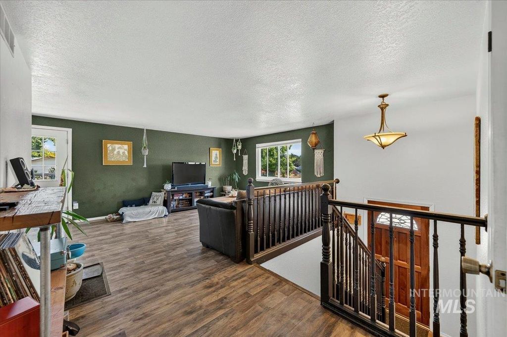 Photo of 7428 W Snohomish St, Boise, ID 83709 (MLS # 98990660)
