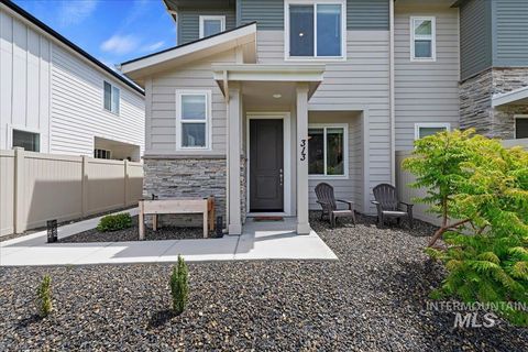 Photo of 313 N Stone Canyon, Star, ID 83669 (MLS # 98987171)