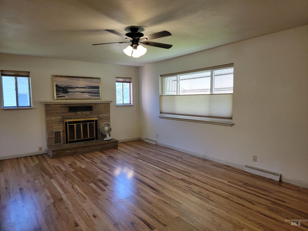 Photo of 3804 W Catalpa Dr, Boise, ID 83703 (MLS # 98968774)