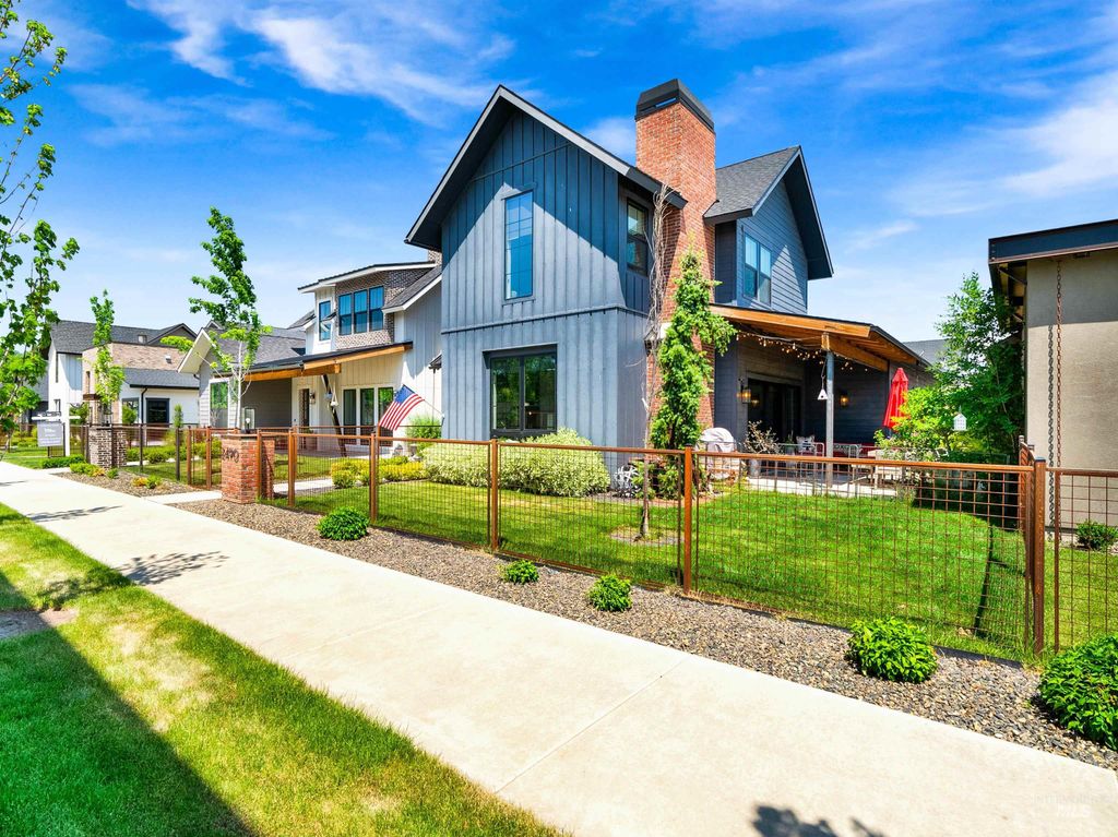 Photo of 2490 W Rustic Forge St, Eagle, ID 83616 (MLS # 98990522)
