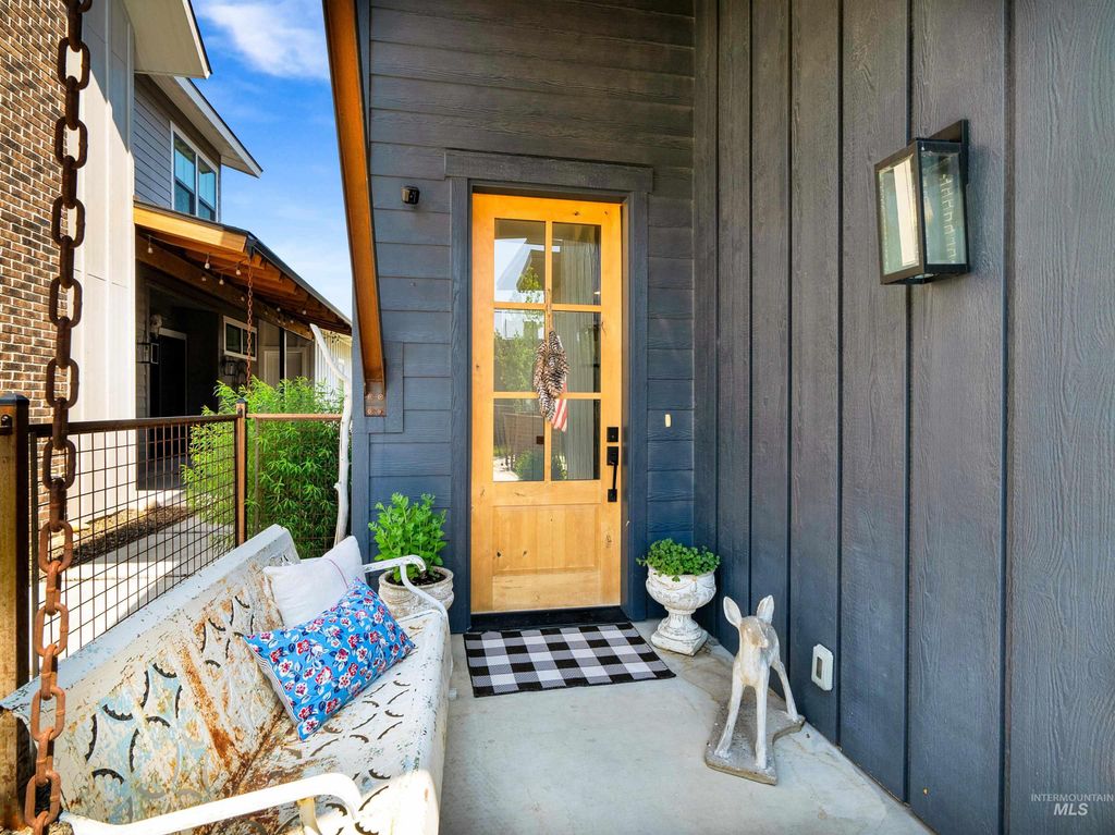 Photo of 2490 W Rustic Forge St, Eagle, ID 83616 (MLS # 98990522)